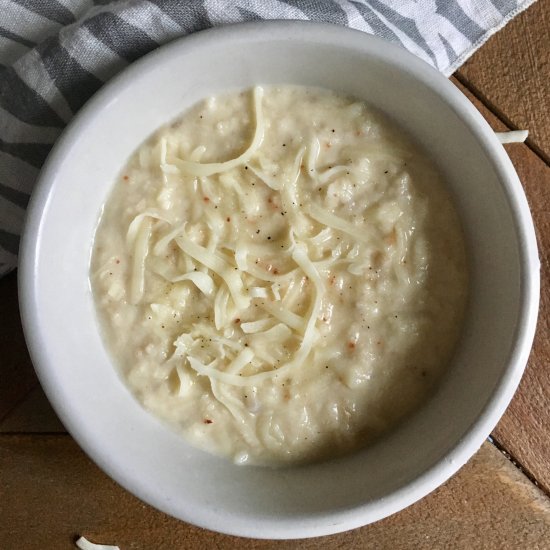 Cheesy Garlic Dipping Sauce