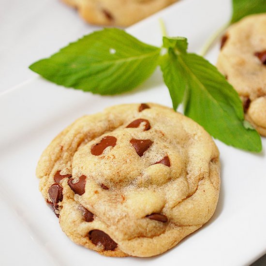 Fresh Mint Chocolate Chip Cookies