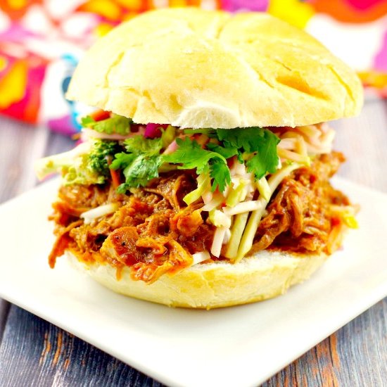 Slow Cooker Pulled Pork Sandwich