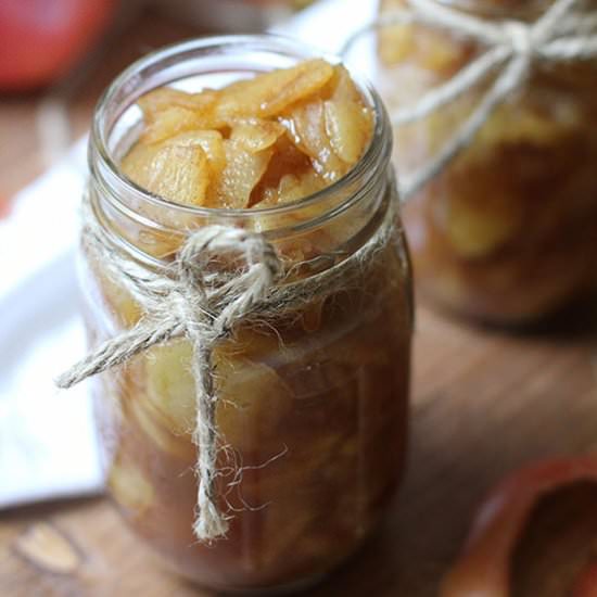 Chunky Cinnamon Applesauce