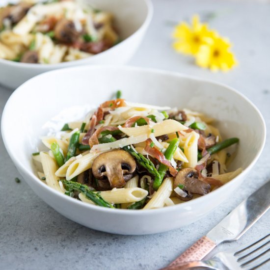 Pasta with Asparagus and Mushrooms