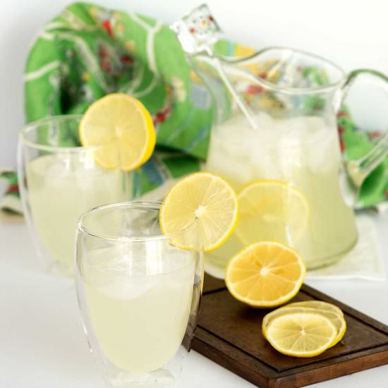 Easy Old Fashioned Lemonade