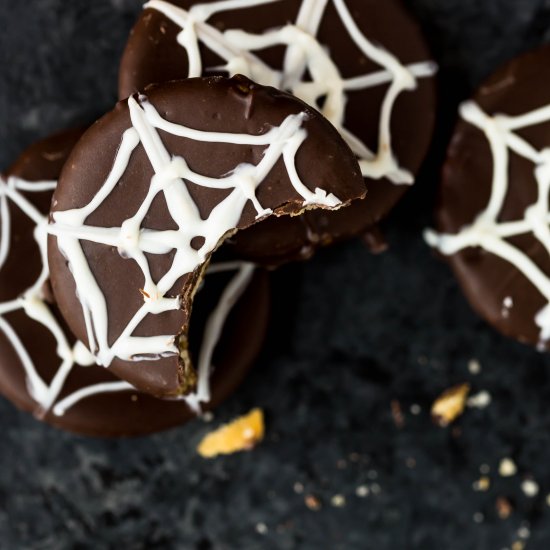 Spider Web Halloween Crackers