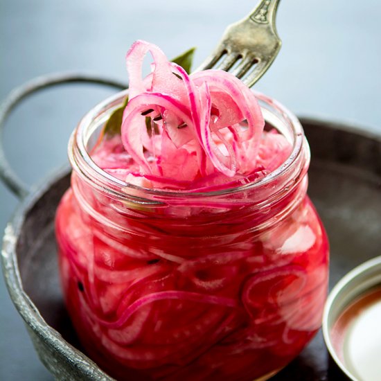 Quick & Easy Pickled Red Onions