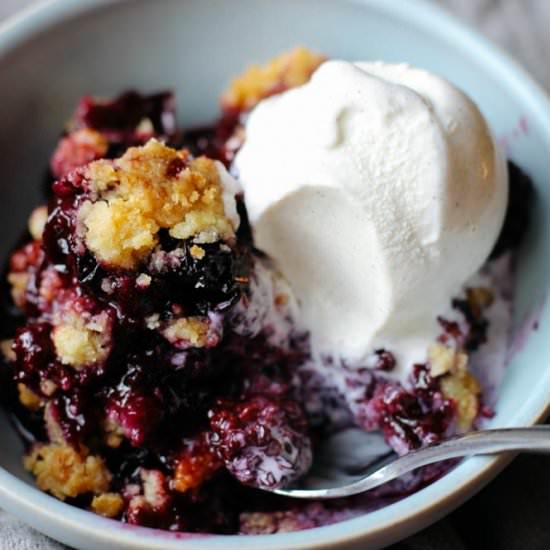 Easy Mixed Berry Cobbler