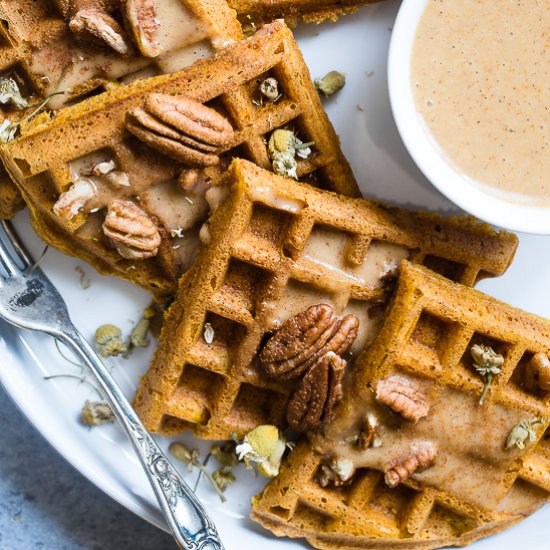 Paleo Pumpkin Spice Waffles