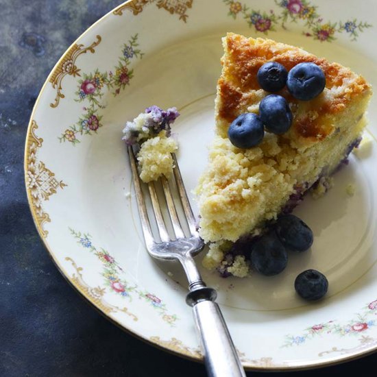 Crumble-Topped Blueberry Cake