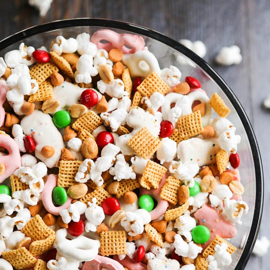 Holiday Snack Mix