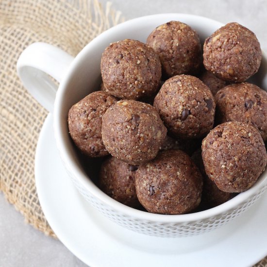 Hazelnut Mocha Energy Bites