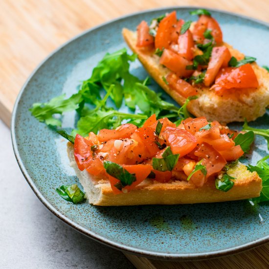 Bruschetta with Tomatoes and Basil