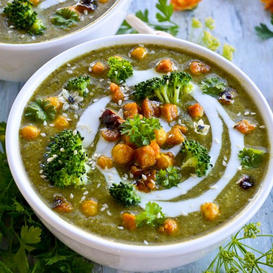 Broccoli, spinach and chickpea soup