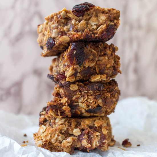 Peanut Butter and Dates Energy Bars