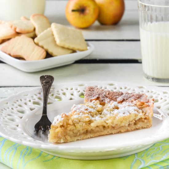 Apple pie with crumble