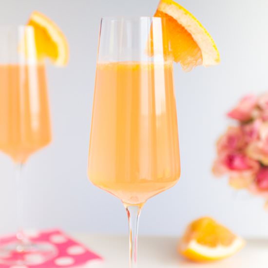 Blushing Grapefruit Rosé Cocktail