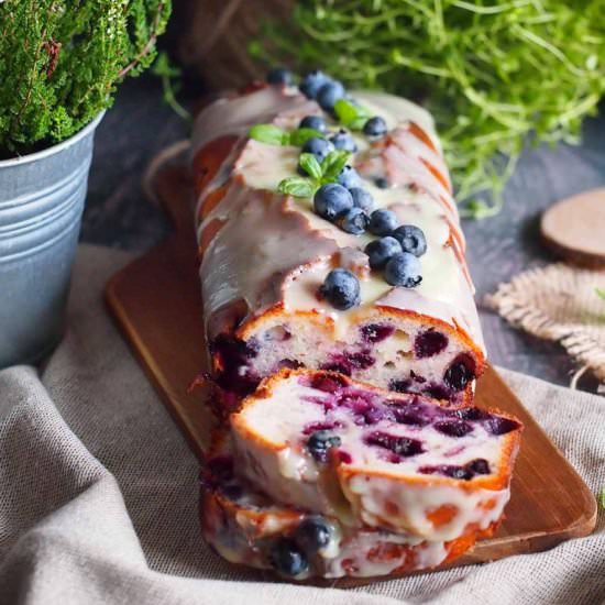 Lemon blueberry yogurt cake