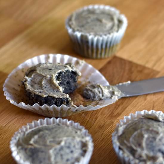 black sesame cupcakes