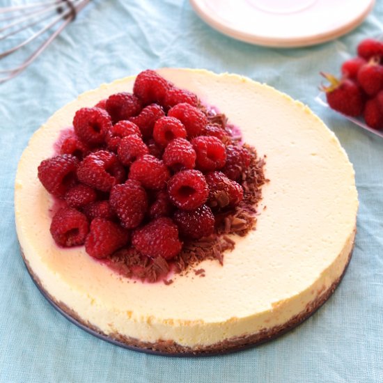 Raspberry Cheesecake with Sauce