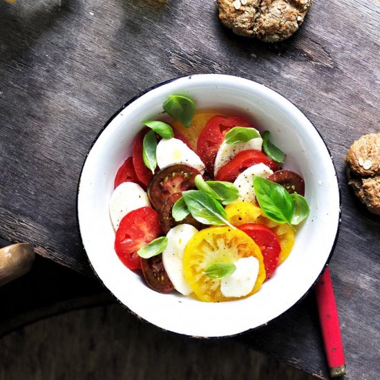 Insalata Caprese and soda bread