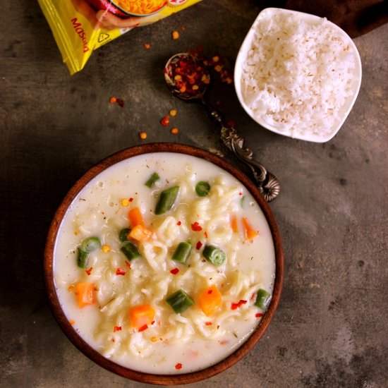 Veg Maggi Noodles in white Sauce