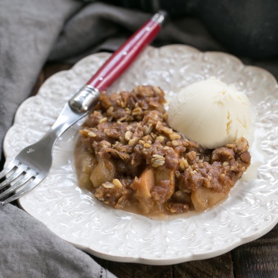 Easy Slow Cooker Apple Crisp