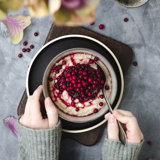 Oatmeal Porridge with Lingonberry