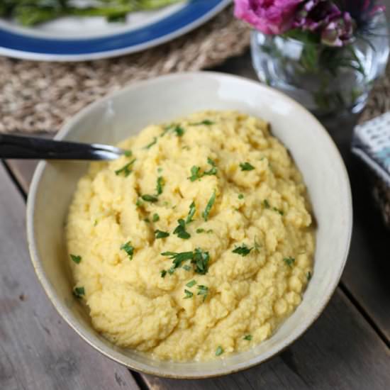 Roasted Garlic Mashed Cauliflower