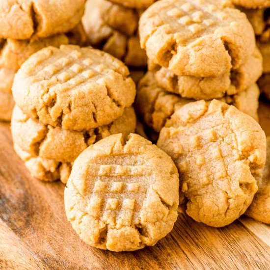 4 Ingredient Peanut Butter Cookies