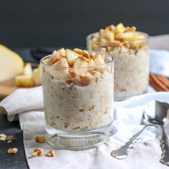 Spiced Pear Walnut Overnight Oats