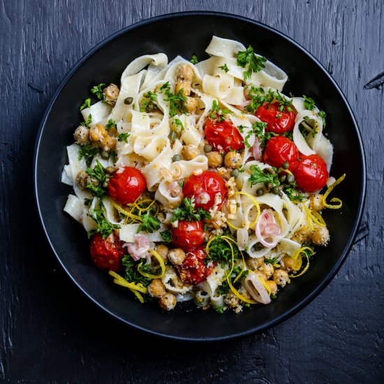 Pasta with Chickpeas and Tomatoes