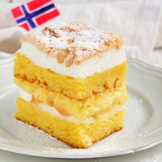 kvæfjordkake – Norwegian cake