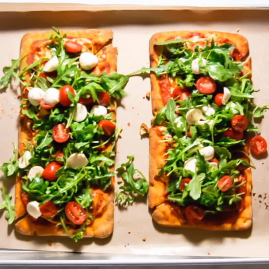 Caprese Arugula Flatbread Pizza