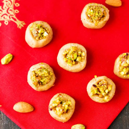 Almond-Pistachio Fudge Bowl