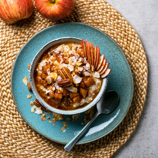 Winter Oats with Cinnamon Apples