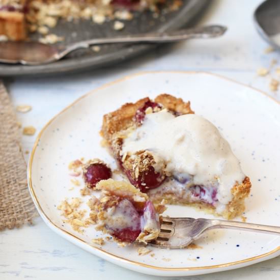 Cherry Crumble Pie