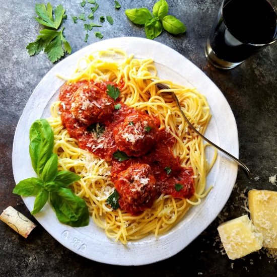 Classic Meatballs & Tomato Sauce