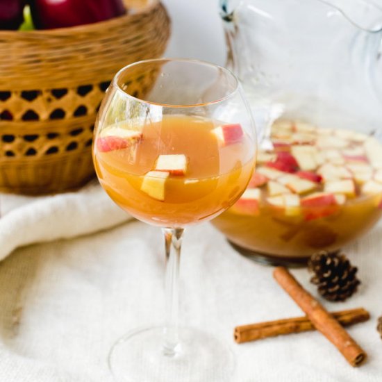 Easy Caramel Apple Sangria