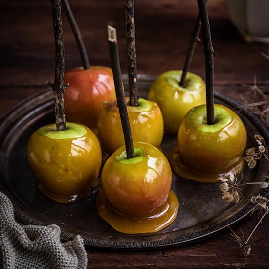 Homemade toffee apples