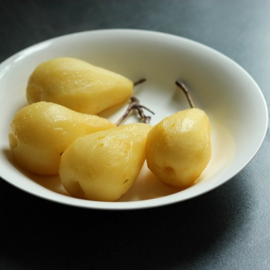 Aromatic Poached Pears