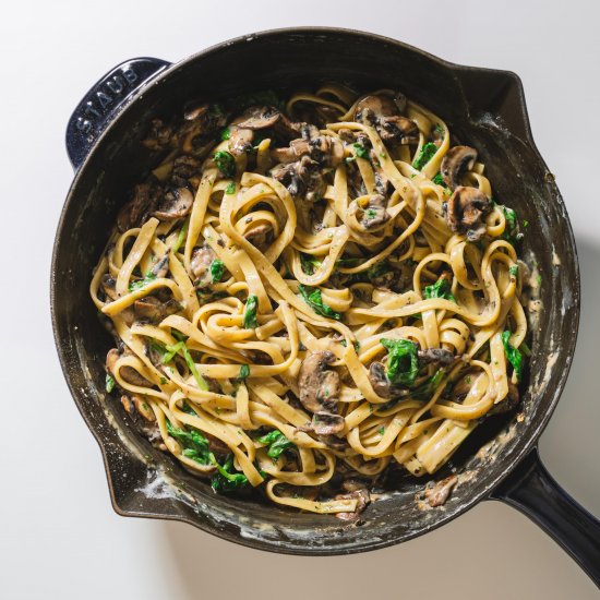 Creamy Spinach and Mushroom Pasta