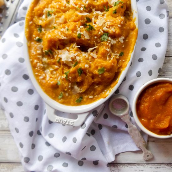 Spaghetti Squash Pumpkin Mac Cheese