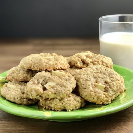 Vegan Chewy Apple Oatmeal Cookies