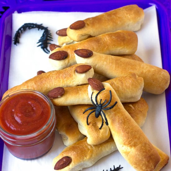 Halloween Crescent Roll Fingers!