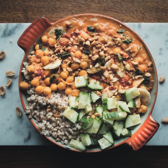 Vegan chickpea peanut curry