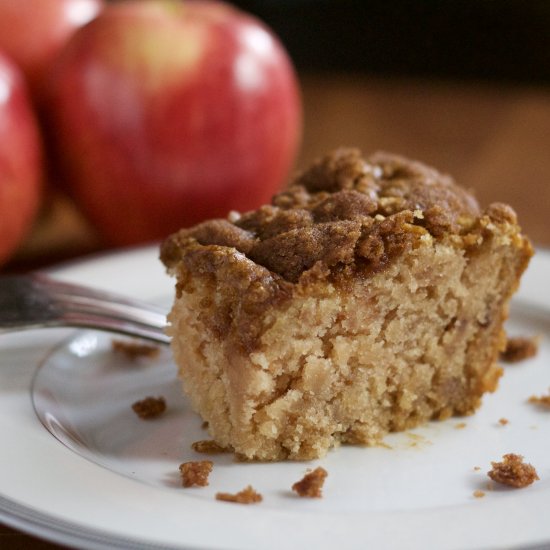 Apple Crumble Loaf Cake