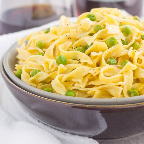 Creamy Skillet Noodles with Peas