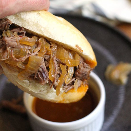 Slow Cooker Beef Au Jus Sandwiches