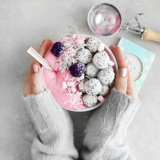 Mixed Berry Smoothie Bowl