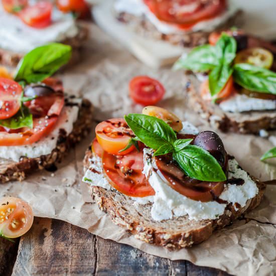 Tomato Ricotta Sandwiches