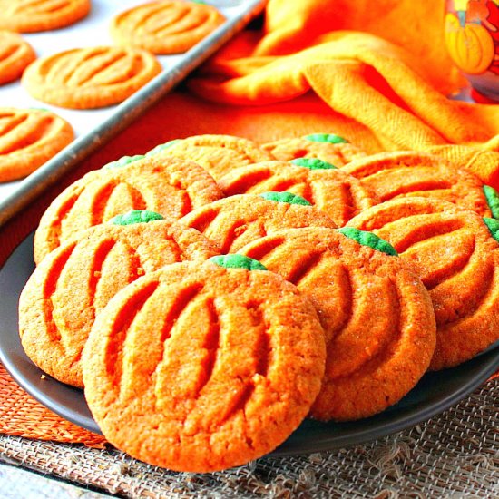 Pumpkin Shaped Sugar Cookies