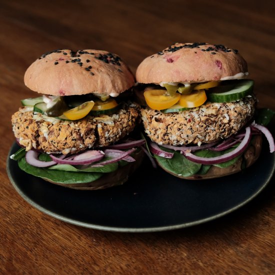 Vegan Quinoa Pinto Bean Burger